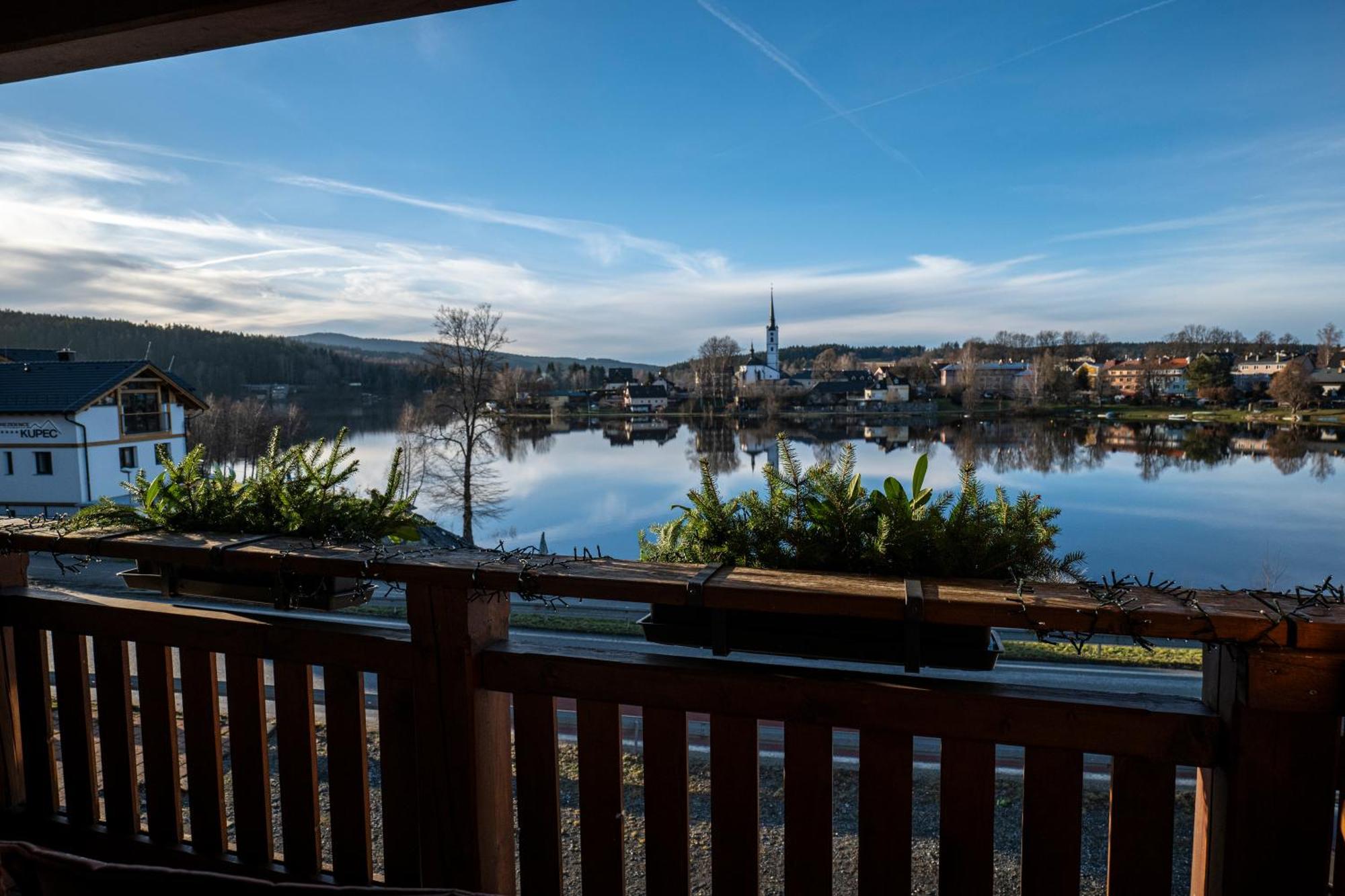 Hotel Leyla Frymburk nad Vltavou Exterior foto