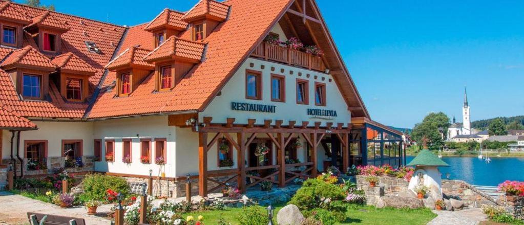 Hotel Leyla Frymburk nad Vltavou Exterior foto