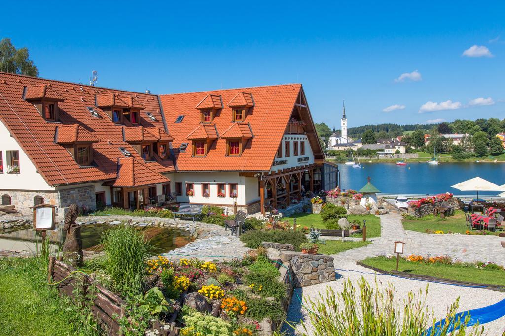 Hotel Leyla Frymburk nad Vltavou Exterior foto