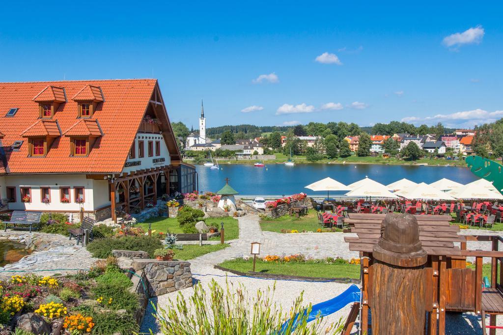 Hotel Leyla Frymburk nad Vltavou Exterior foto