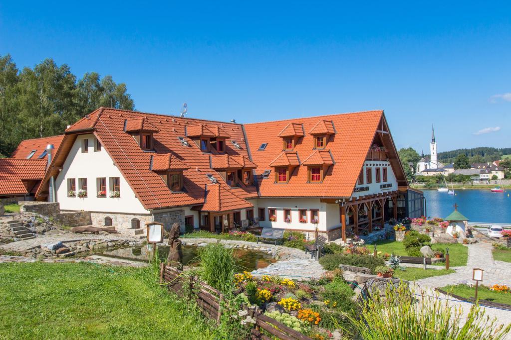 Hotel Leyla Frymburk nad Vltavou Exterior foto